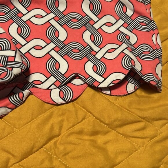 Crown and ivy scalloped shorts - Picture 3 of 3